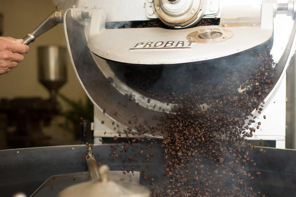 コーヒーの焙煎度合いが決める風味の世界 | 浅煎り・中煎り・深煎りの比較ガイド